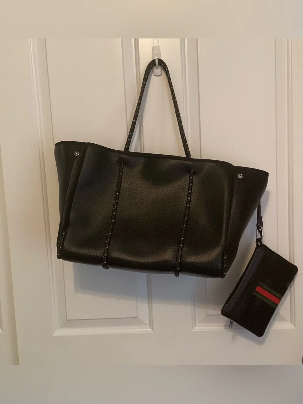 HAUTE SHORE sleek black